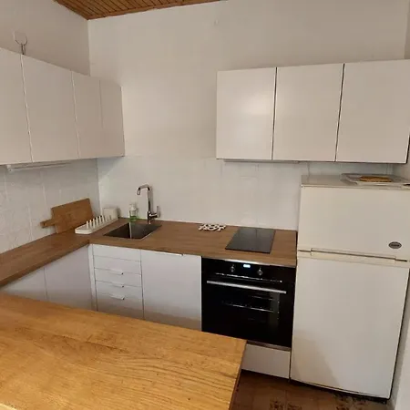 House Near Sea Coast With Surrounding Tatil Evi Krk Town